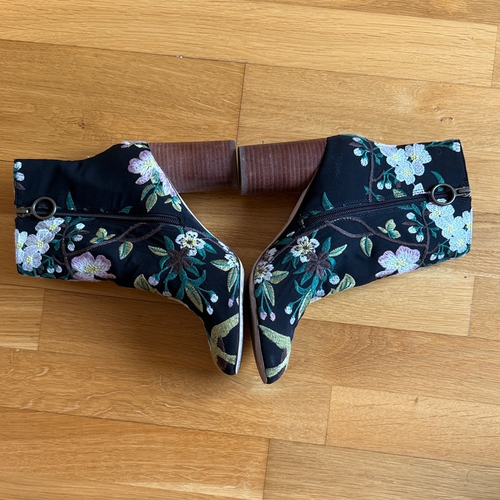 Sole Society Black Floral Embroidered Ankle Boots Pink Yellow Green - Picture 4 of 7